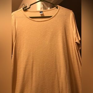 ribbed peach shirt